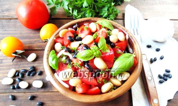 Салат с фасолью и помидорами