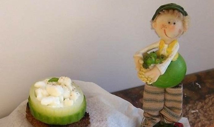 Творожные бутерброды на свежем огурце