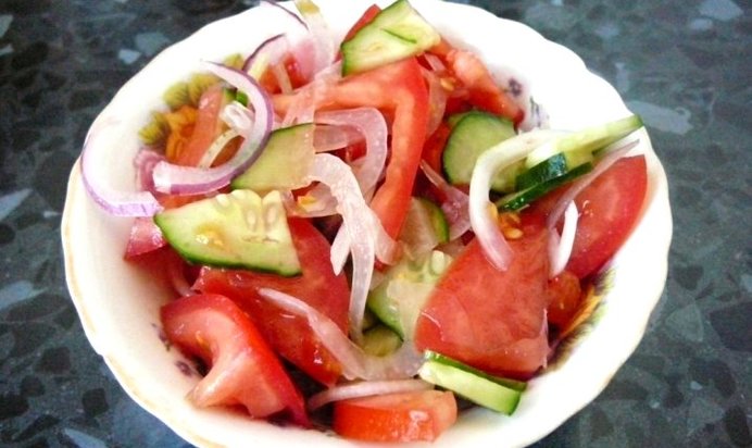 Cалат к запеченной свинине