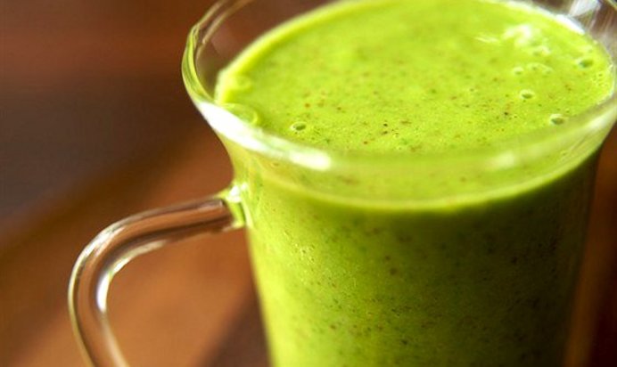 Пряный огуречный винегрет с травами и хреном