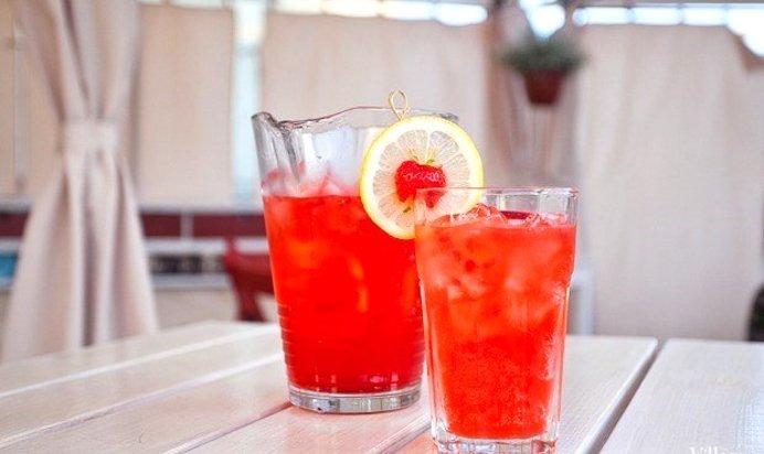 Клубничный газированный лимонад «Шик»