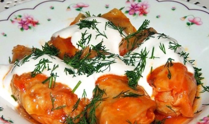 Голубцы в капустных листьях