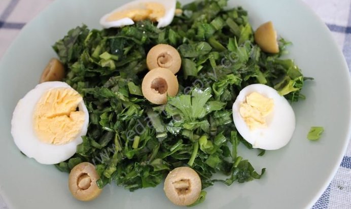 Салат из щавеля со шпинатом низкокалорийный