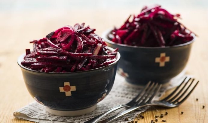 Салат из свеклы с острой заправкой