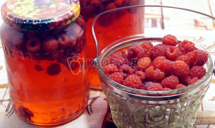 Гуляш с яблоками