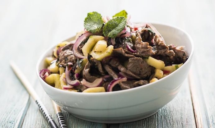 Тайский мясной салат
