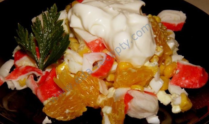 Салат крабовый с апельсинами