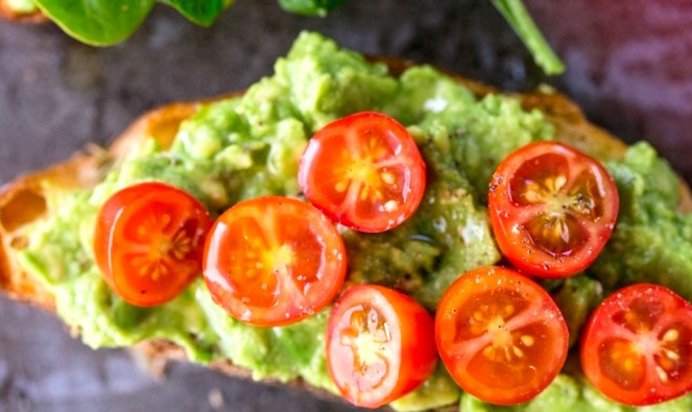 Бутерброды с намазкой из авокадо