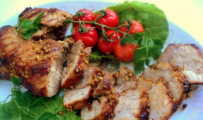 Запеченный свиной окорок