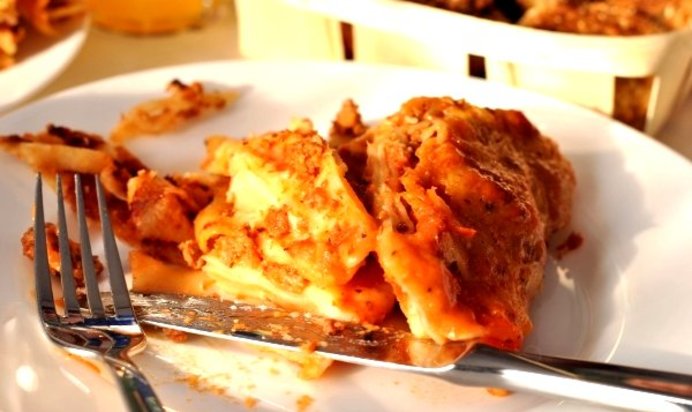 Лазанья болоньезе с соусом бешамель