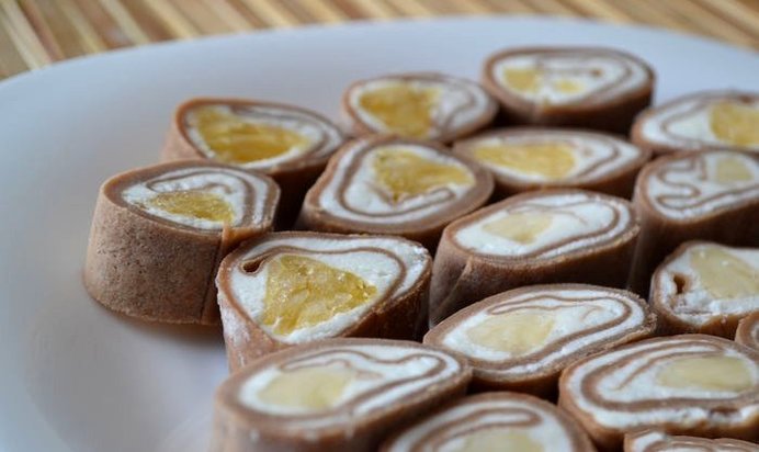 Роллы с фруктами