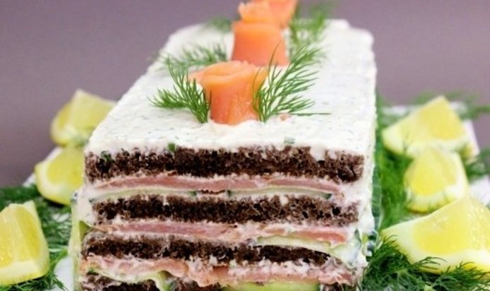 Торт с копченым лососем