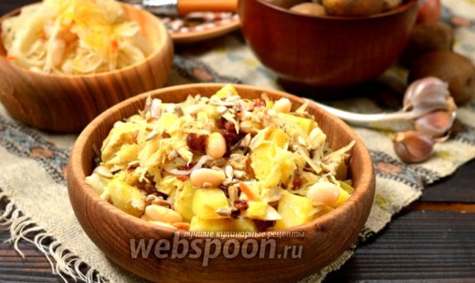 Зимний салат с копчёной скумбрией