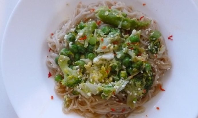 Рисовая лапша с овощами вок