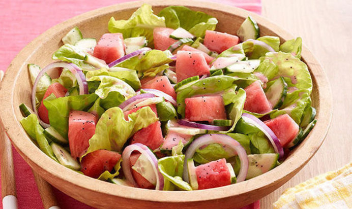 Летний салат с арбузом
