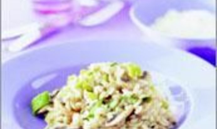 Ризотто с луком-пореем, грибами и пармезаном