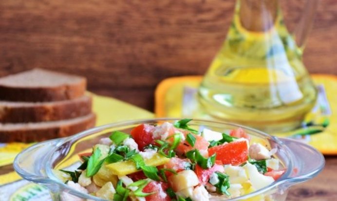 Салат из стручковой фасоли с курицей