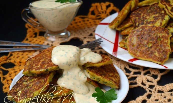 Кабачковые оладьи с морковью