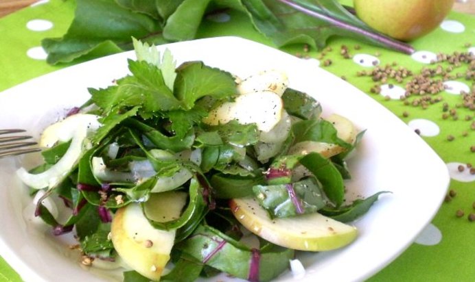 Сыроедческое блюдо из свекольной ботвы