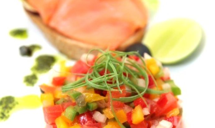 Севиче из лосося на тостадас