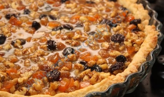 Красивый шоколадный торт с ириской