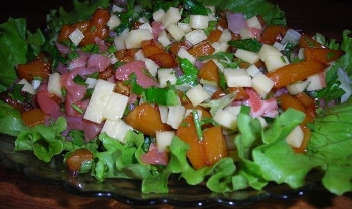 Салат с тыквой и семгой