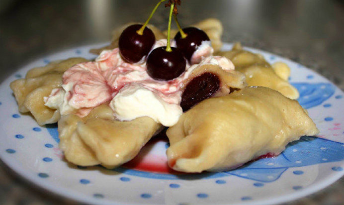 Вареники с вишней