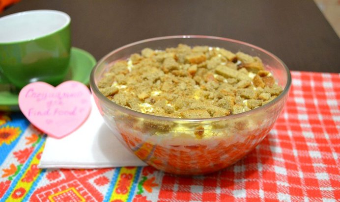 Салат слоеный с килькой в томате