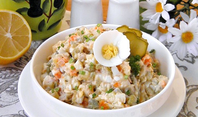 Салат Столичный с курицей