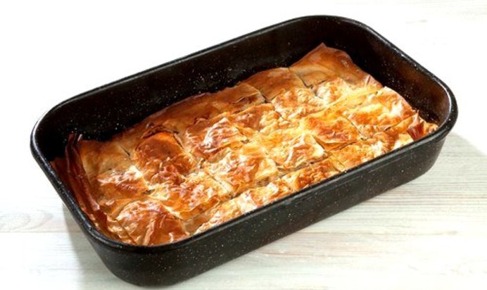 Греческий пирог с тыквой, фетой и шалфеем (Kolokithopita)