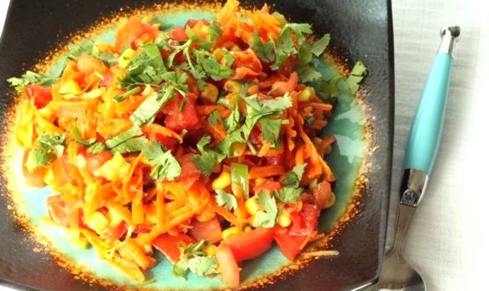 Салат с морковью и кукурузой