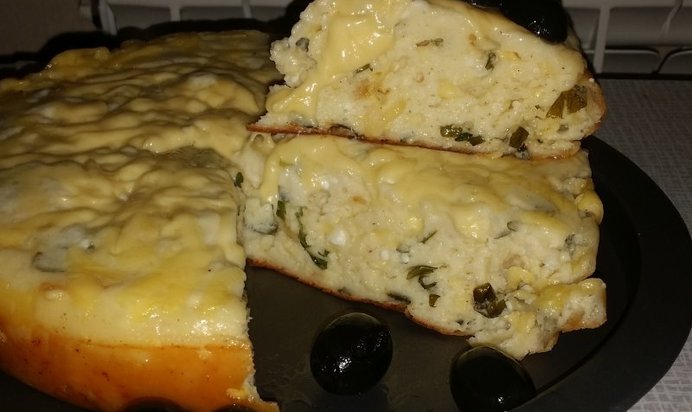 Греческий пирог с луком и сыром