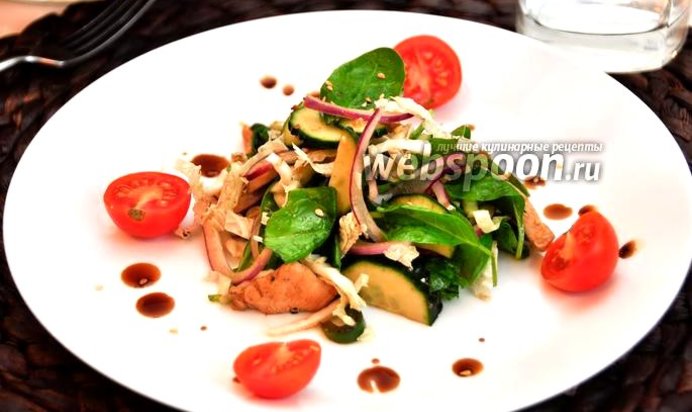 Тёплый салат с курицей