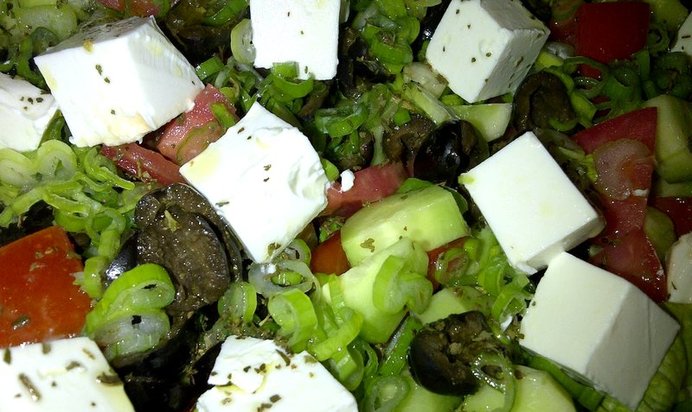Овощной салат с сыром фета