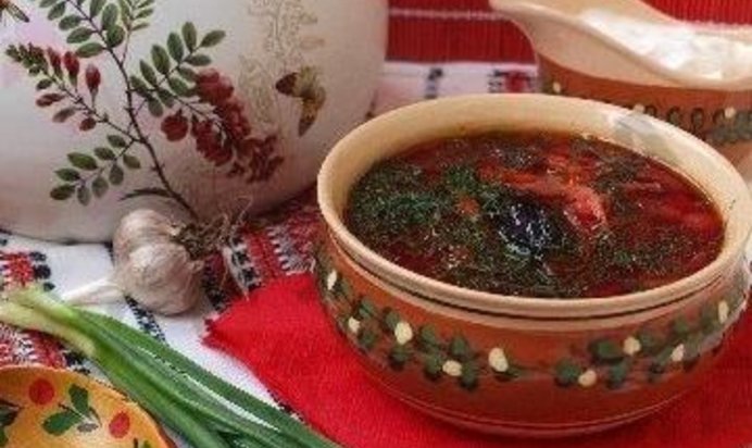 Постный борщ с черносливом