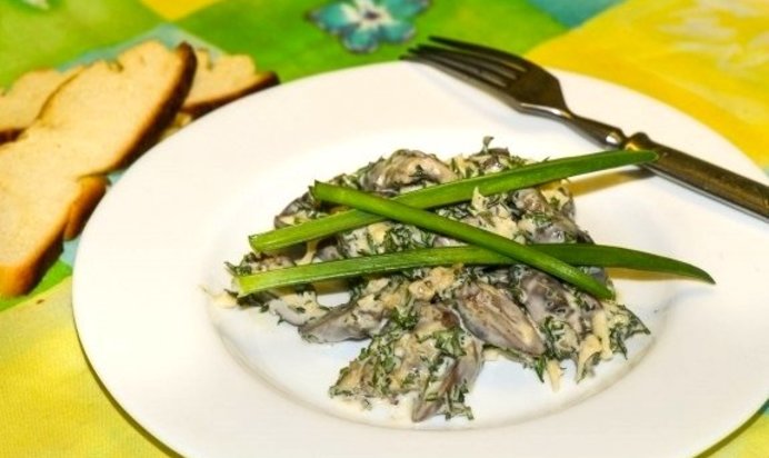 Салат с куриными сердечками