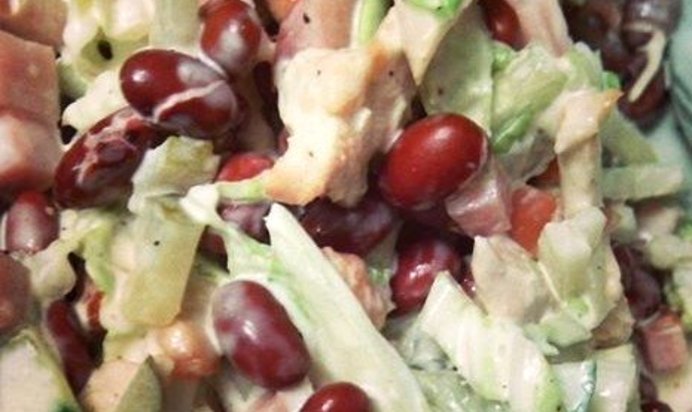 Салат с курицей и балыком