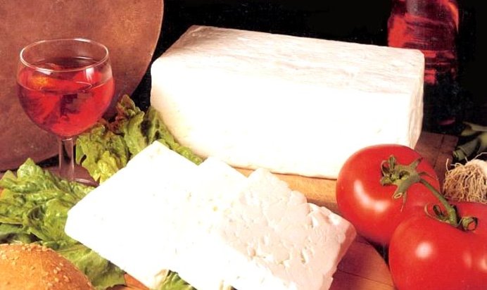 Салат из творога и брынзы