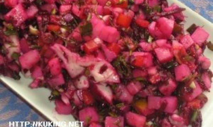 Салат с авокадо и козьим сыром