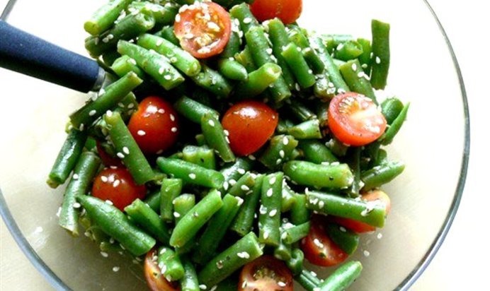 Теплый салат из зеленой фасоли