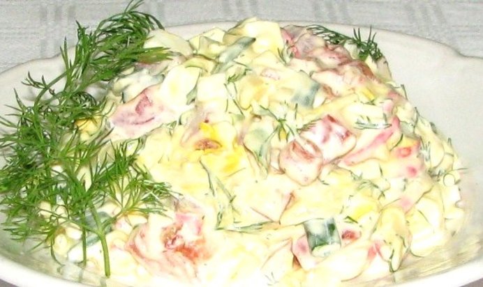 Салат крабовый с сыром