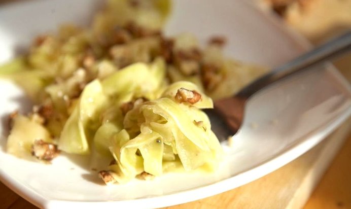 Салат из кабачков и орехов