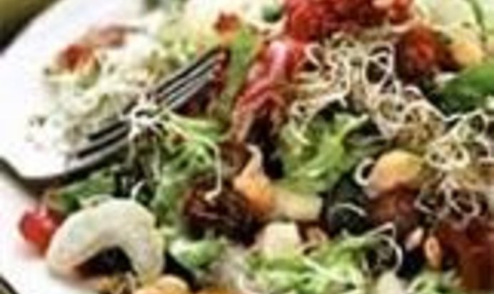 Салат с пророщенными семенами