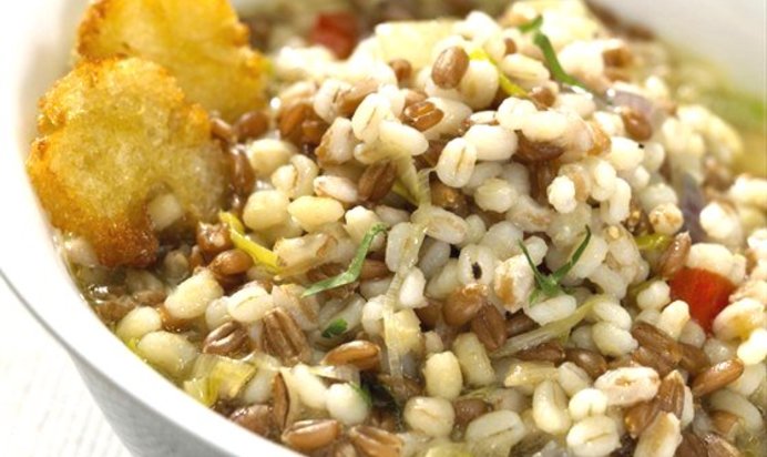 Плов из перловки с луком