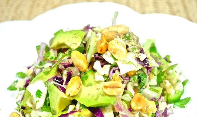 Салат с арахисом