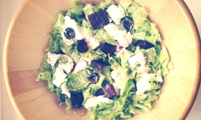 Салат с печеной свеклой и фетой