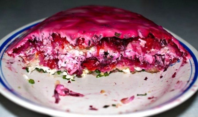 Салат из скумбрии холодного копчения