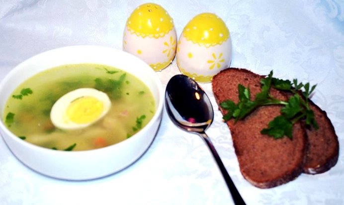 Бульон с яйцом