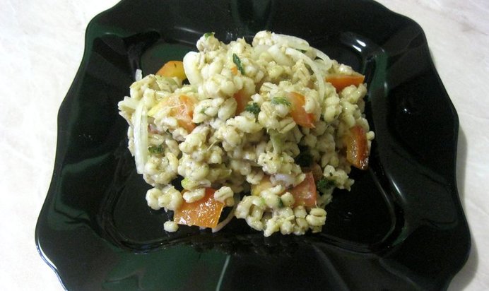Салат с перловкой