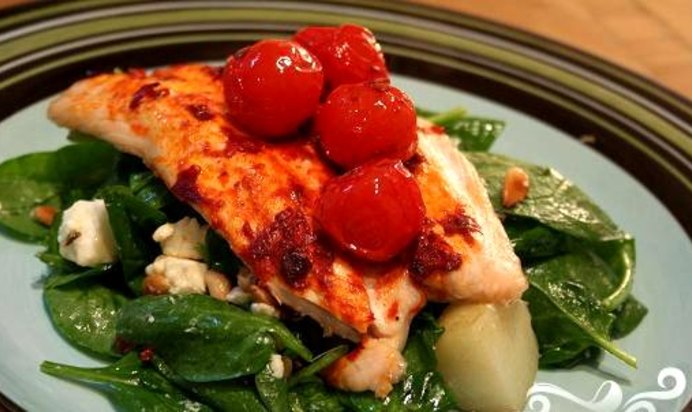 Жареный лосось с винегретом